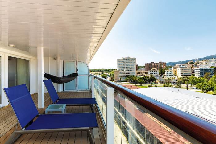 Marella Cruises Marella Explorer Executive Suite ©Cezare White 5.jpg